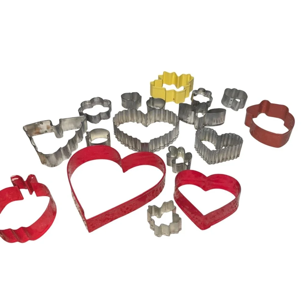 Vintage Cookie Cutter Lot‎ Hearts Apple Angel Metal 17